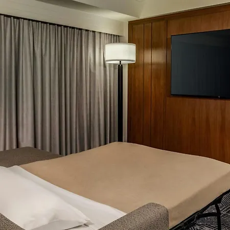 Renaissance Boston Seaport District Hotel Exterior photo